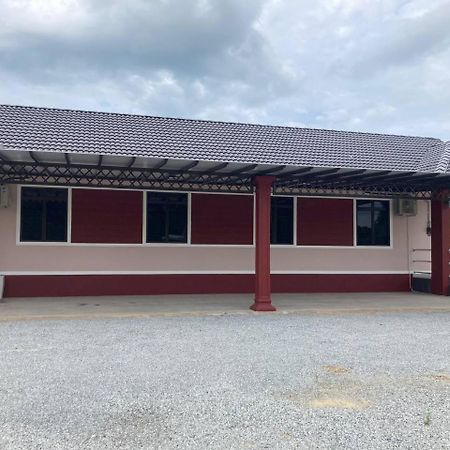 Zana Homestay Pasir Puteh Buitenkant foto